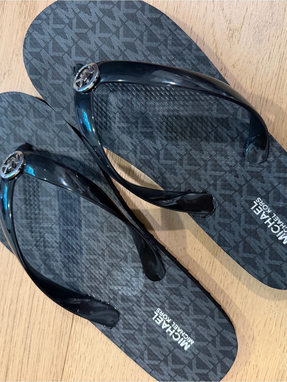 Michael Kors Women’s Black Monogram Logo Flip Flops size 8